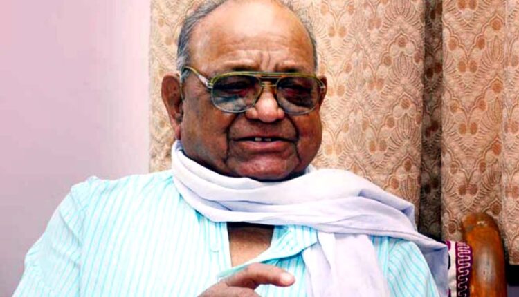 Veteran writer Chandrakant Mahamine passed away