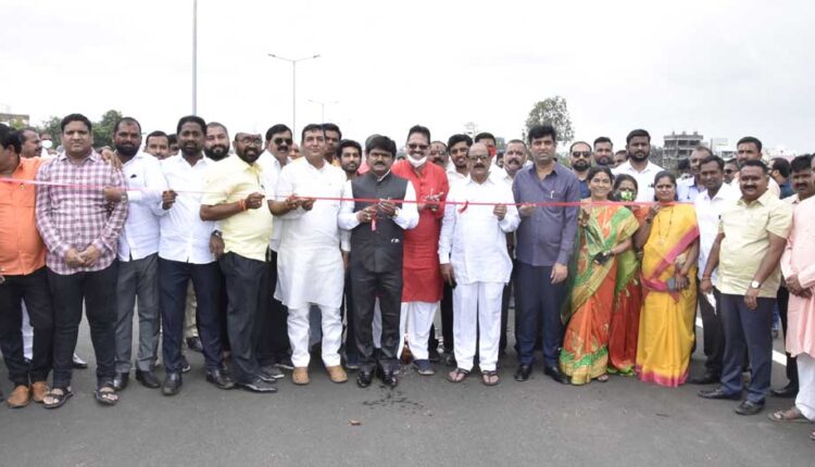 The flyover between KK Wagh and Jatra Hotel is open for traffic