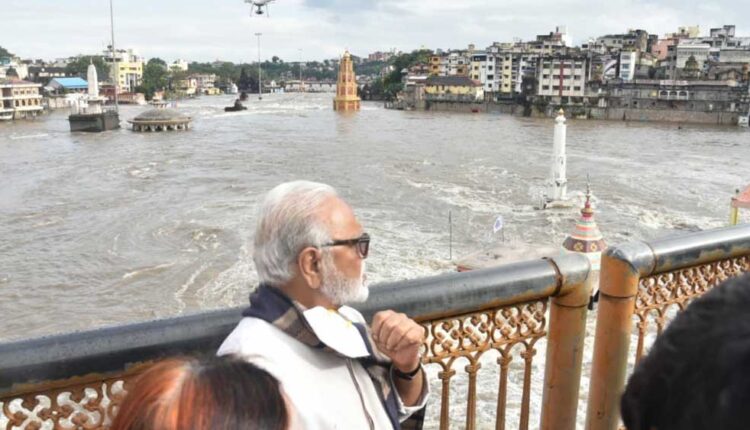 Guardian Minister Chhagan Bhujbal orders immediate inquiry into the damage caused by heavy rains