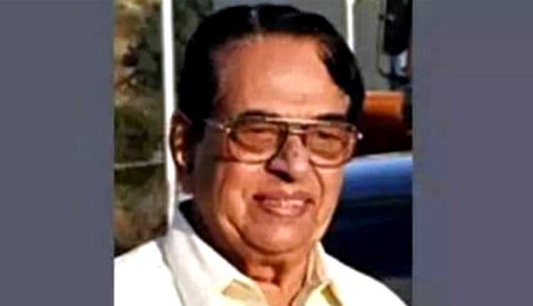 Senior Literary D.M. Mirajdar passed away