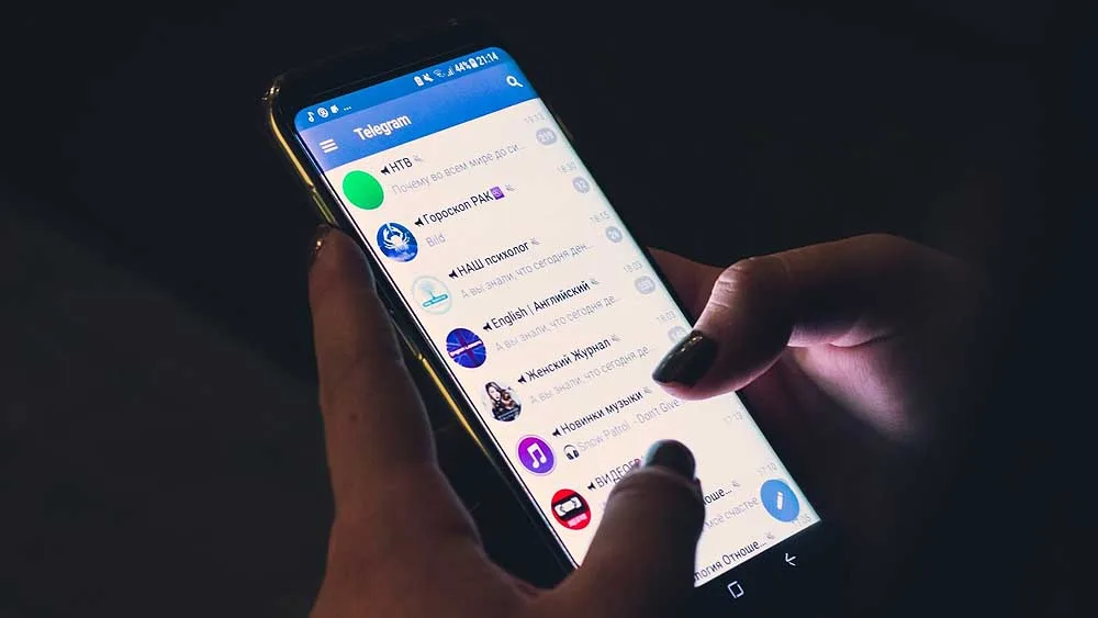 After 7 hours, Facebook and Instagram started with WhatsApp