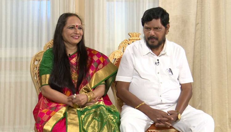 Ramdas Athavale on the platform of Home Minister