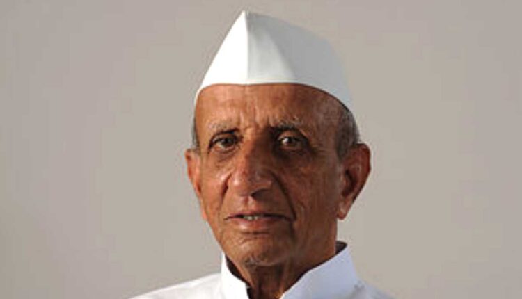 President of KK Wagh Educational Institution Balasaheb Devram Wagh passed away