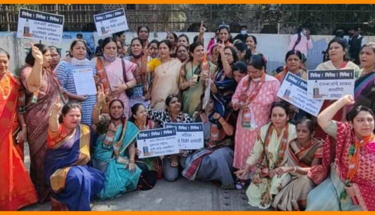 Nashik BJP Mahila Morcha agitates against sale of wine in grocery shops in the state