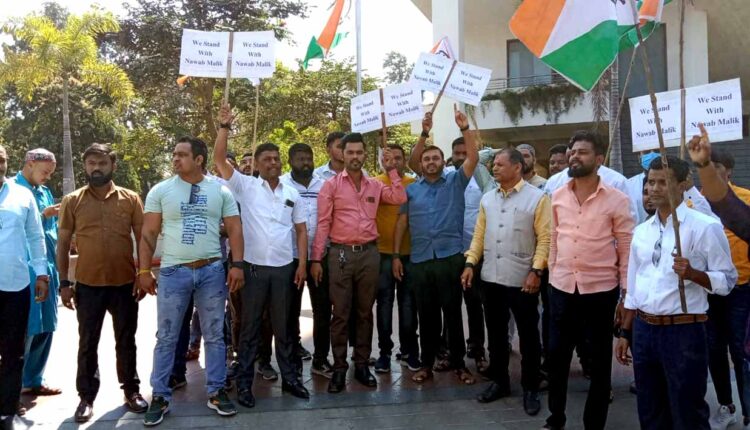 Youth Nationalist protests against the arrest of Nawab Malik