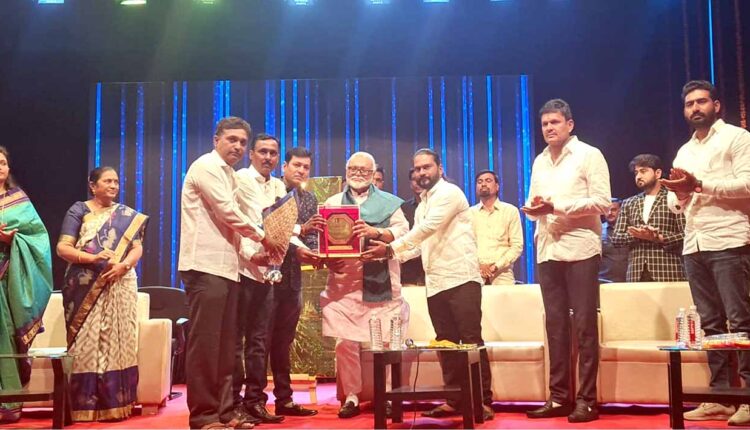 Minister Chhagan Bhujbal unveils poster of 'Jaitar' movie