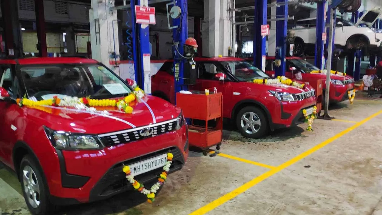 Nashik company presents Mahindra XUV 300 car to 12 employees