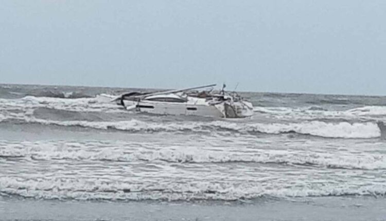 A boat full of weapons was found on Srivardhan shore