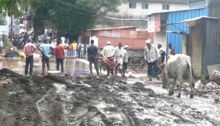 Cloudburst-like rain in Sinnar Sinnar taluk recorded 165 mm of rain