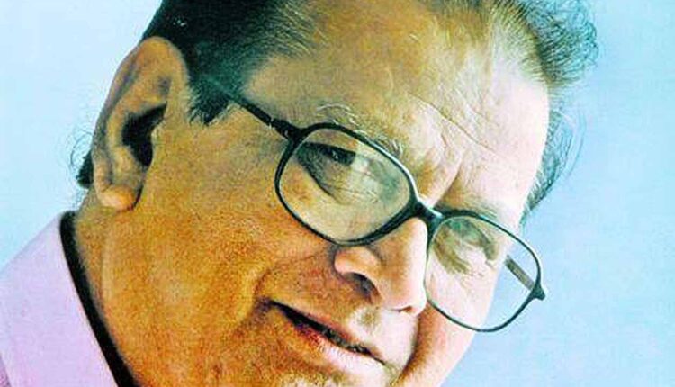 Poet Dr. Yashwant Manohar will be honored with 'Mahatma Phule Samata' award