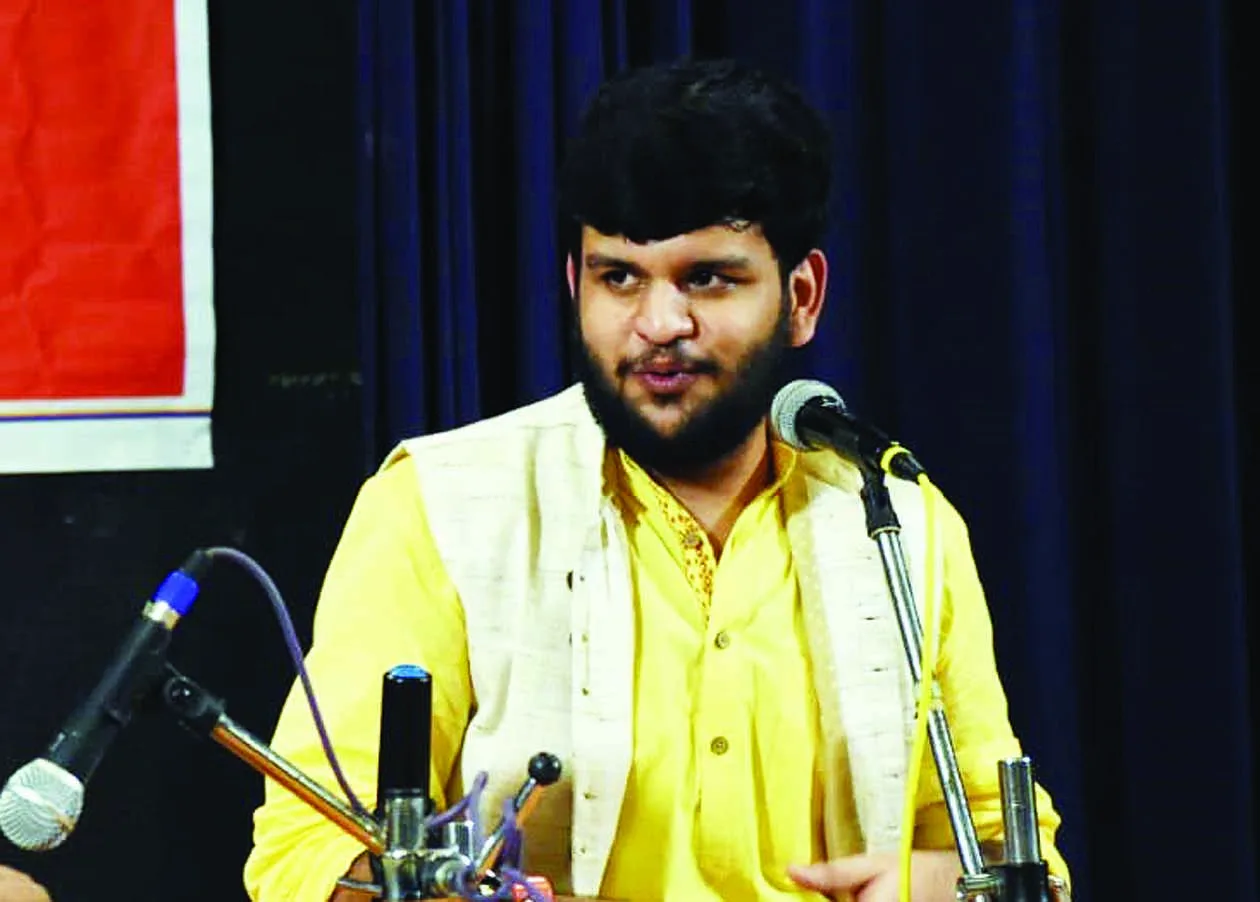 Singing by Ketan Inamdar on Sunday by Vishwas Group