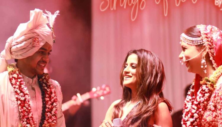 Jeevansaathi.com gave the couple a surprise at the wedding