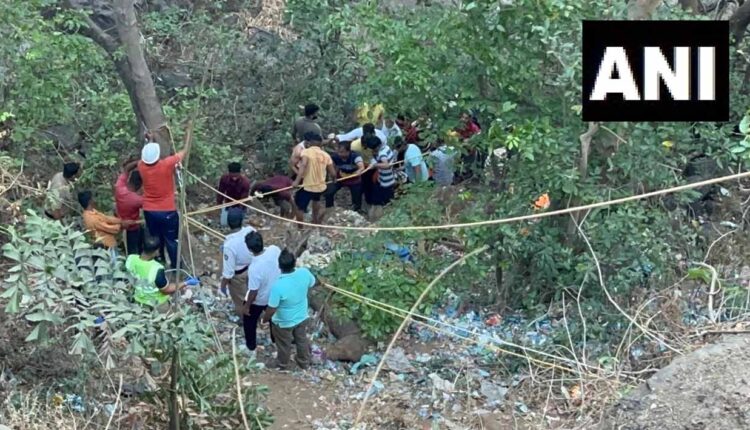 Bus falls into ravine on old Pune-Mumbai highway