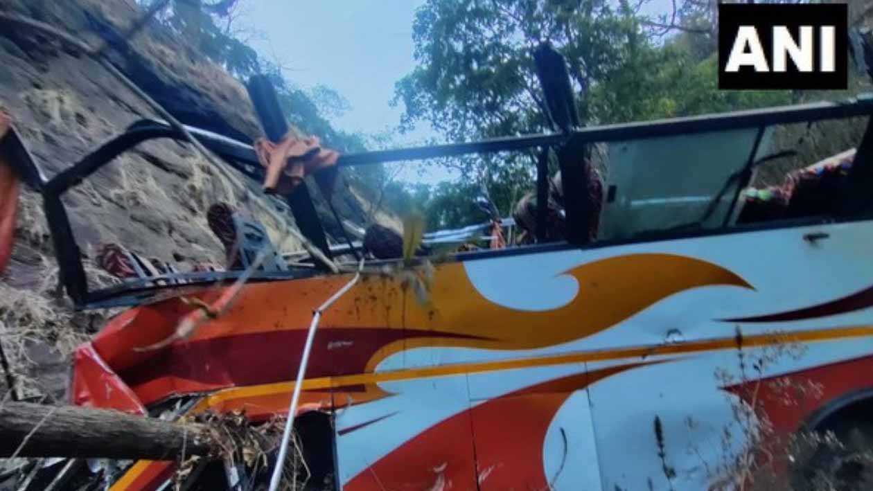 Bus falls into ravine on old Pune-Mumbai highway
