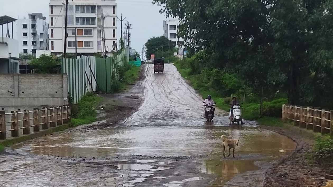 No basic amenities in Chandshi area despite buying a house at a high price: Citizens suffer