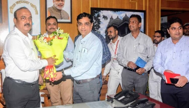 Dr. Ashok Karanjkar accepted the post of Commissioner of Nashik Municipal Corporation