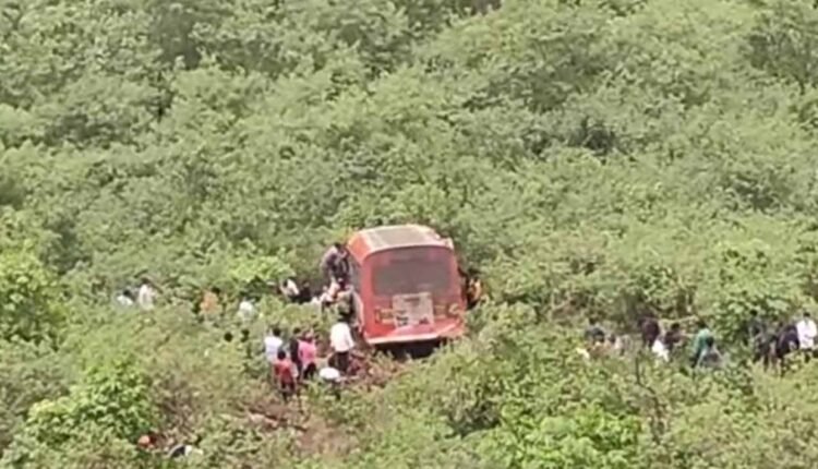Fatal accident at Saptshringi Gadh Bus fell into the valley
