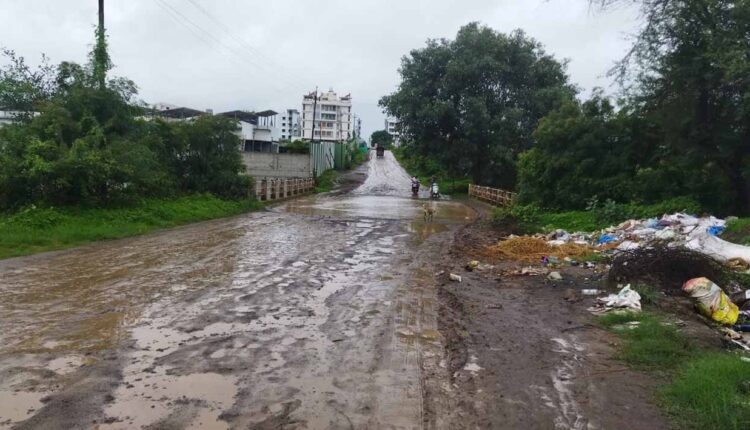 No basic amenities in Chandshi area despite buying a house at a high price Citizens suffer
