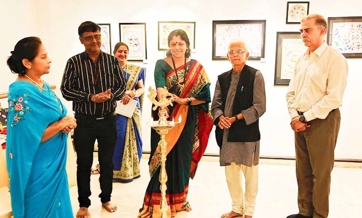 Inauguration of third exhibition of Folk Chitra Sangam Art Festival