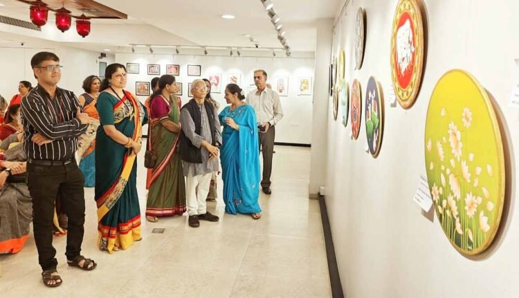 Inauguration of third exhibition of Folk Chitra Sangam Art Festival