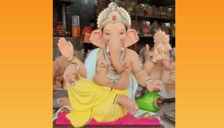 nashik News/ Shadu clay Ganesh murti vailable to Nashikers on a 'no profit no loss' basis through the consumer association