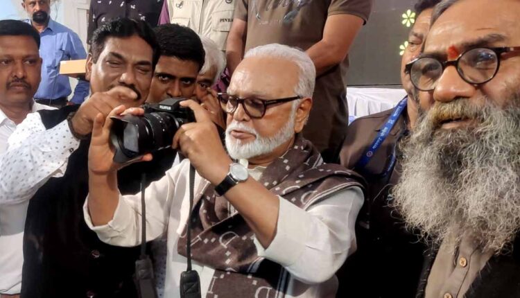 Nashik News/ World Photography Day/chhagan Bhujbal is determined to solve the problems of photographers' association