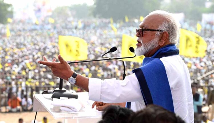 Chhagan Bhujbal / OBC Elgar Sabha/Don't try to step on my tail; Chhagan Bhujbal's warning to Manoj Jarang