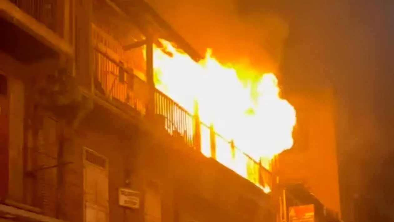 A fire broke out at a garment shop on MG Road in Nashik at midnight