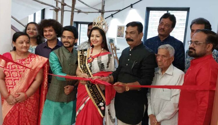Nashik News/Pranav Satbhai digital portrait exhibition launched
