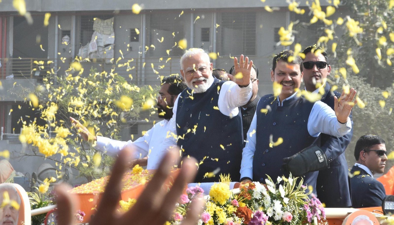 Prime Minister Narendra Modi is showered with love from Nashikkars