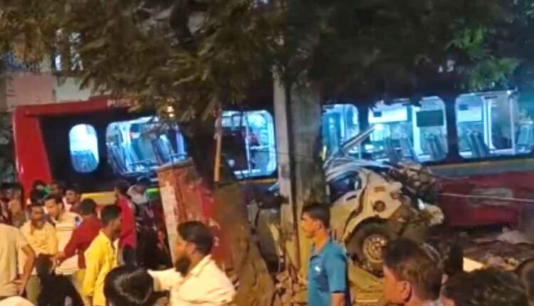 Kurla Bus Accident: Bhardhav Best Bus entered the market in a terrible accident 35 people injured: 4 people died