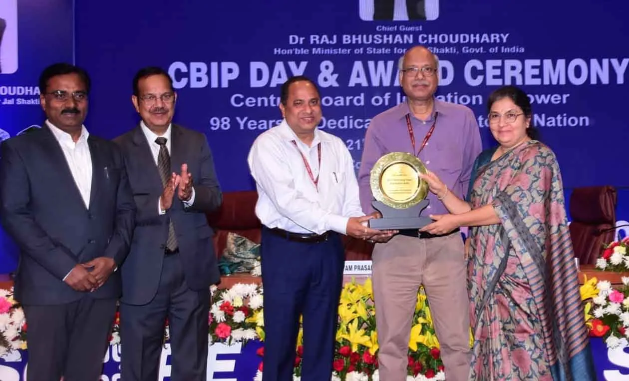 Mahavitaran wins the award for best electricity distribution company