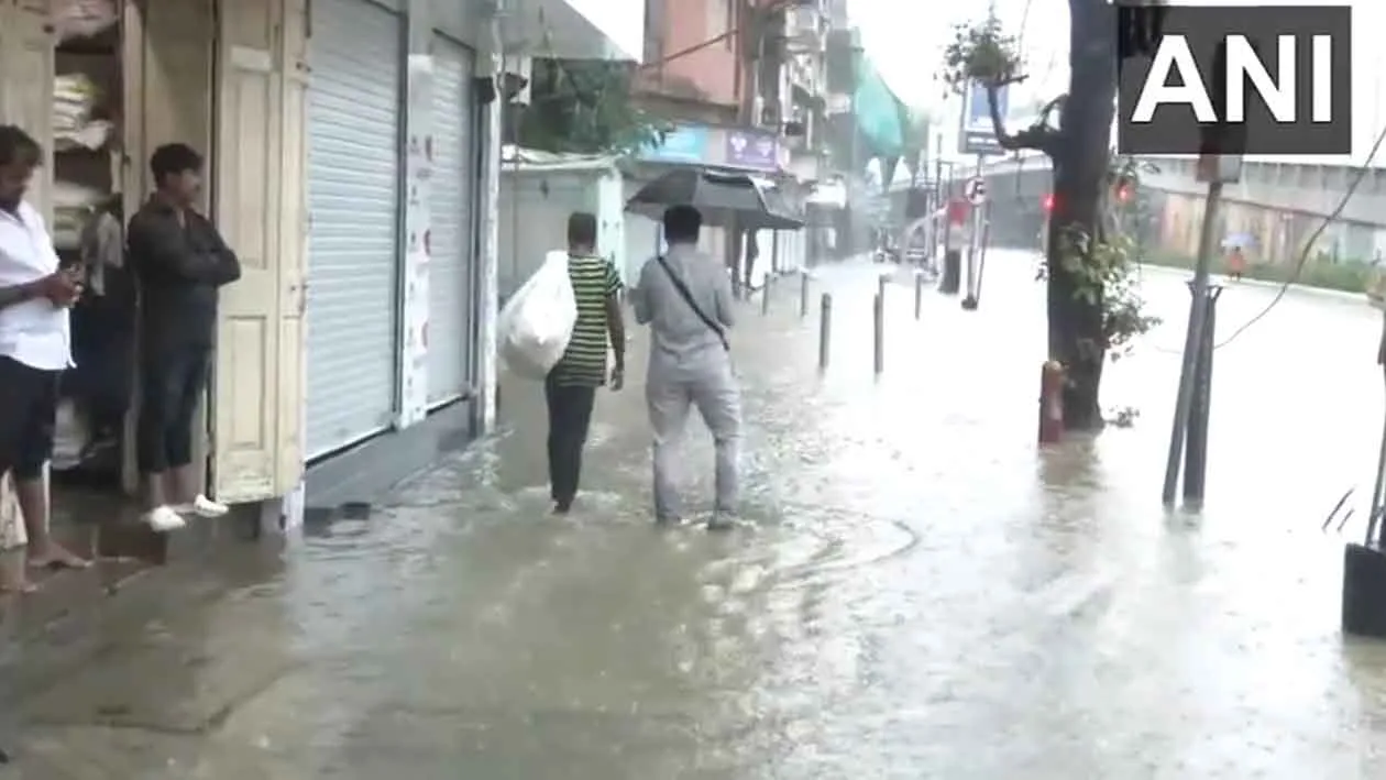 Heavy rain in Mumbai, Thane, Kalyan, Virar; Baramati floods due to cloudburst