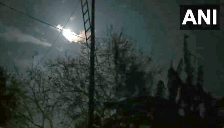 india-pakistan-war-tension,Tension on Jammu borders; Sirens sounded, markets closed, power supply disrupted
