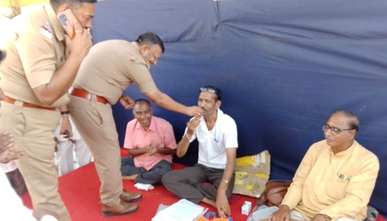 Nashik Crime News/Nashik Divisional Commissioner’s office demanding action against increasing criminal activities in the city