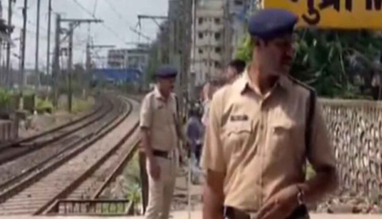 Mumbai local train accident,Mumbra train accident: Five passengers die after falling from local train; huge crowd claimed lives