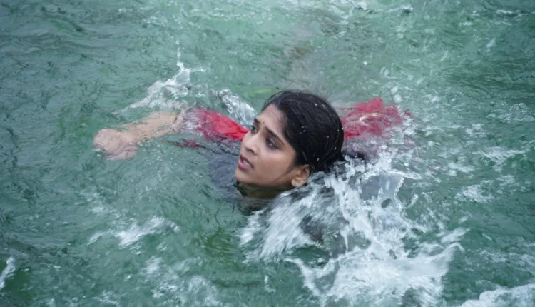 Marathi TV actress stunts,Brave actress saves cow by jumping into 40 feet deep well
