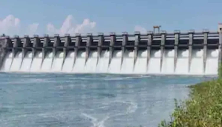 Maharashtra Rain Alert,Rain wreaks havoc in the state: 27 gates of Jayakwadi dam opened, lakhs of cusecs of water released