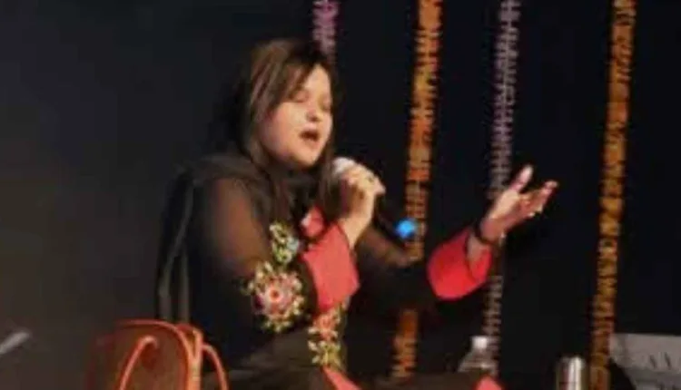 Nashik cultural Events,Ragini Kamtikar's singing today at Kusumagraj Memorial in Nashik