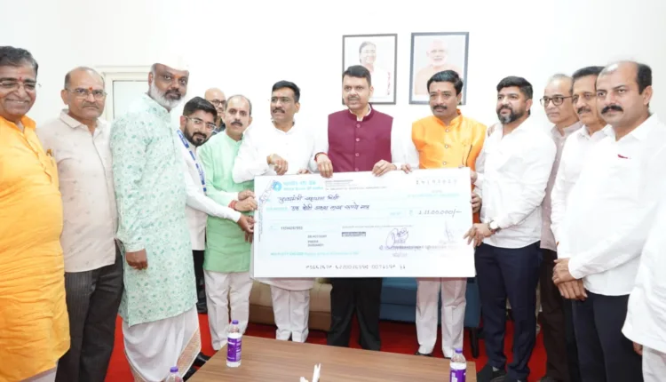 Trimbakeshwar Temple Trust,Trimbakeshwar Devasthan Trust donates Rs 1.11 crore to Chief Minister's Relief Fund
