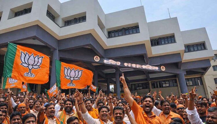 Nashik Mahanagarpalika Results,BJP's flag on Nashik Municipal Corporation, single-handed dominance in the city