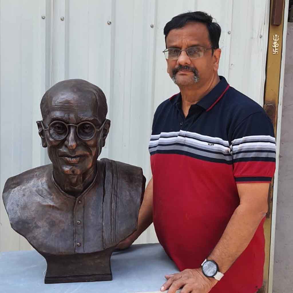 Nashik Sculptor Sandeep Londhe,Honorary statue of Nashik sculptor at Rashtrapati Bhavan