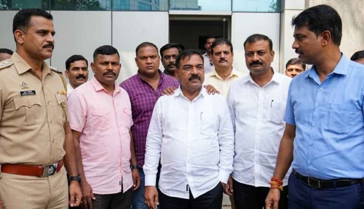 Captain Kharat case,Nashik shaken! 'Captain' Kharat's arrest and dramatic standoff with police revealed